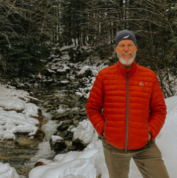 Photo of board member Chris Meade on Dzantik'i Heéni loop trail.